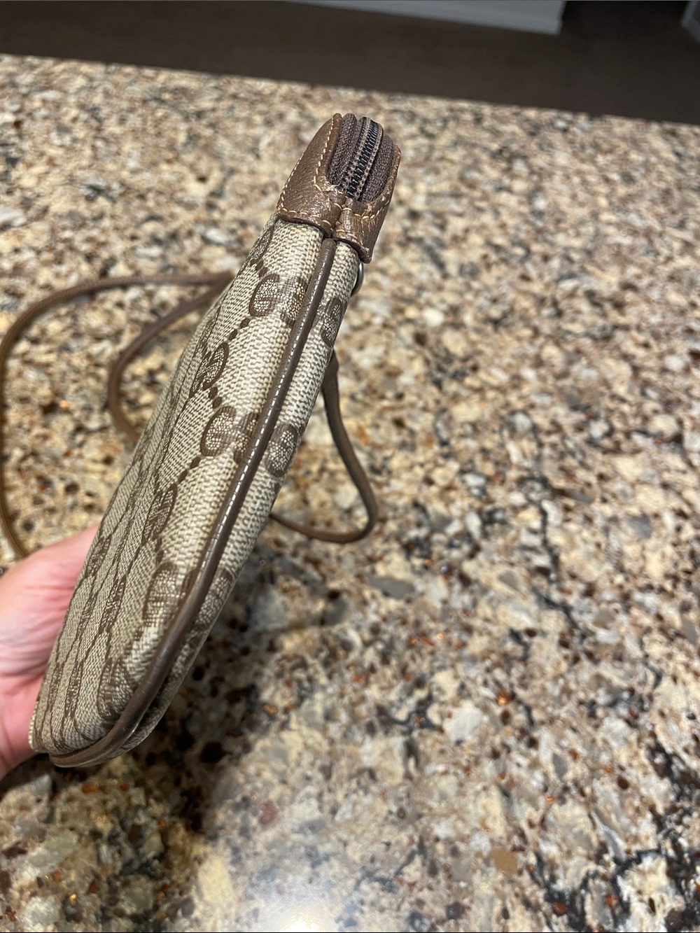 Gucci Brown/Tan GG Canvas Crossbody with Web Stripe - Picture 6 of 9